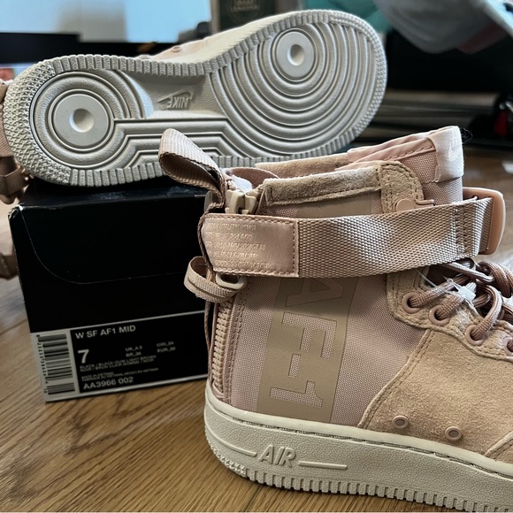 Nike Mid Air Force 1 - Picture 4 of 6